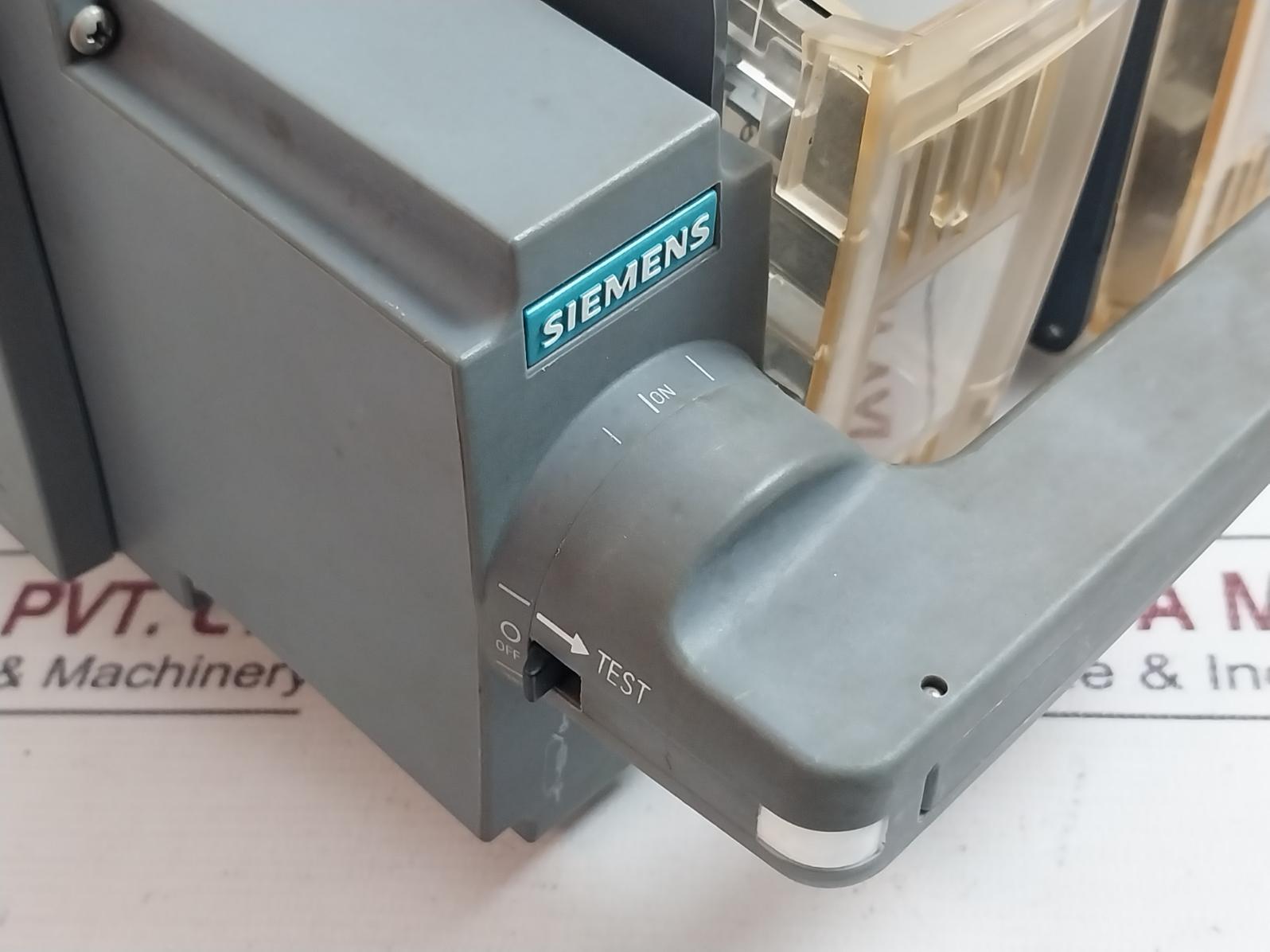 Siemens 3Kf2316-2Lf11 Switch Disconnector With Fuse 160A 12W 690V 50/60Hz 12Kv