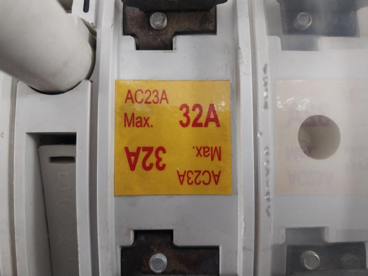 Siemens 3Kl8121-3Ha00 Heavy Duty Switch Disconnector Fuse 50Hz Is13947-3