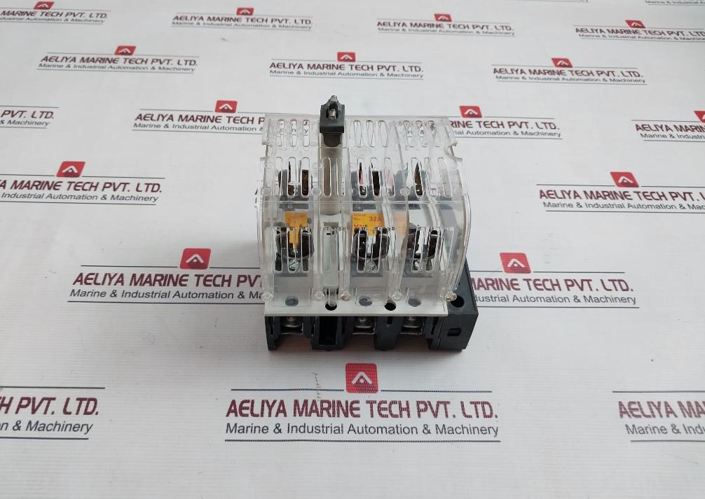 Siemens 3Kl8121-3Ha00 Switch Disconnector Fuse 32A 690V