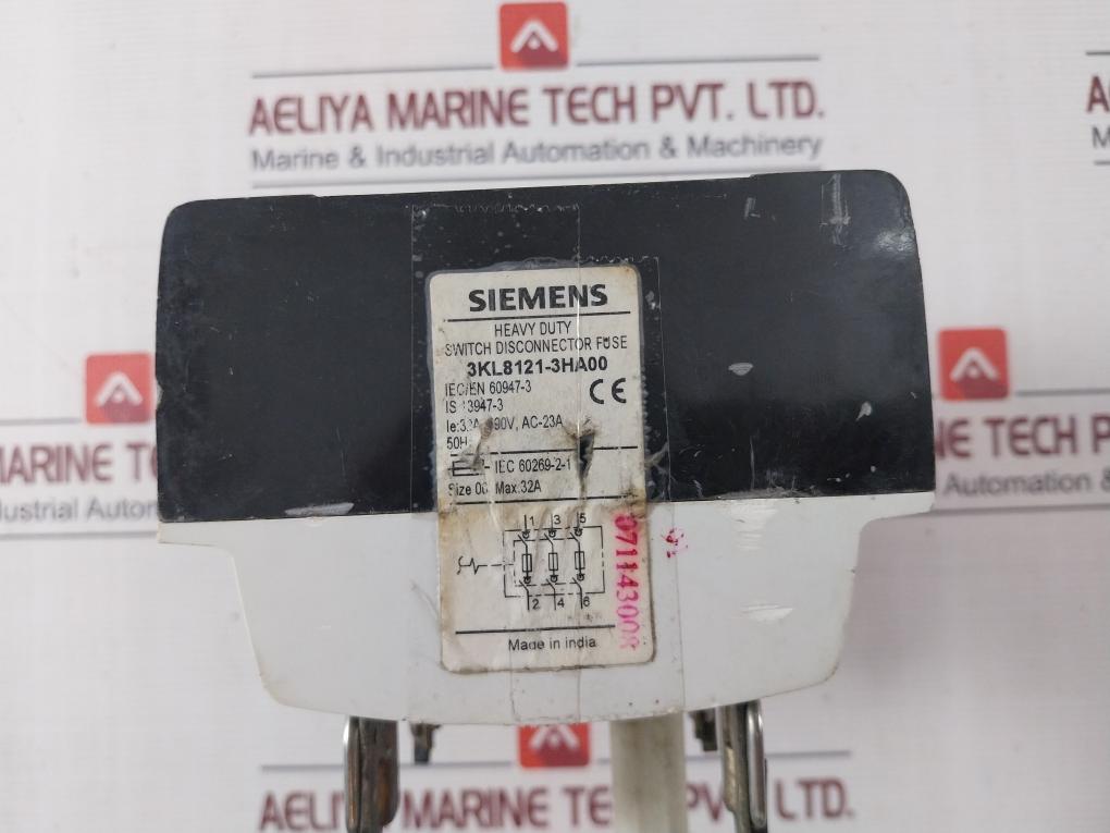 Siemens 3Kl8121-3Ha00 Switch Disconnector Fuse 32A 690V Ac 23A 50Hz