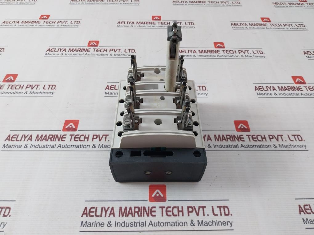 Siemens 3Kl8121-3Ha00 Switch Disconnector Fuse 32A 690V Ac 23A 50Hz