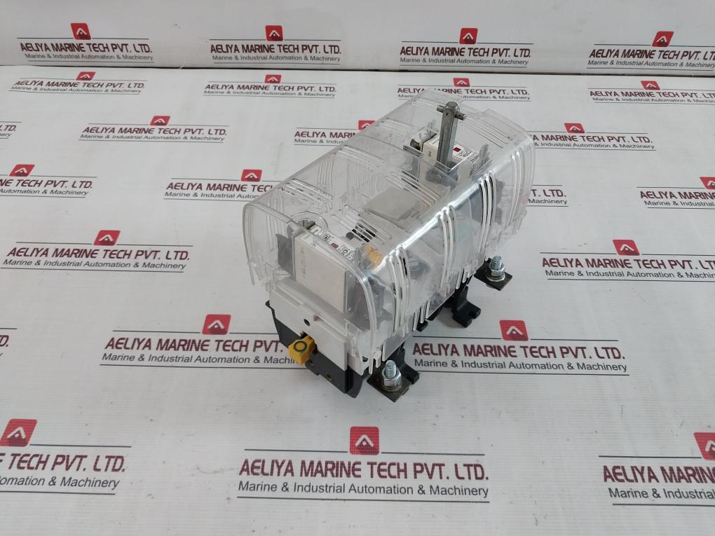 Siemens 3Kl8211-2Ha00 Heavy Duty Switch Disconnector Fuse 2 Pole 500V A.C./120Ka