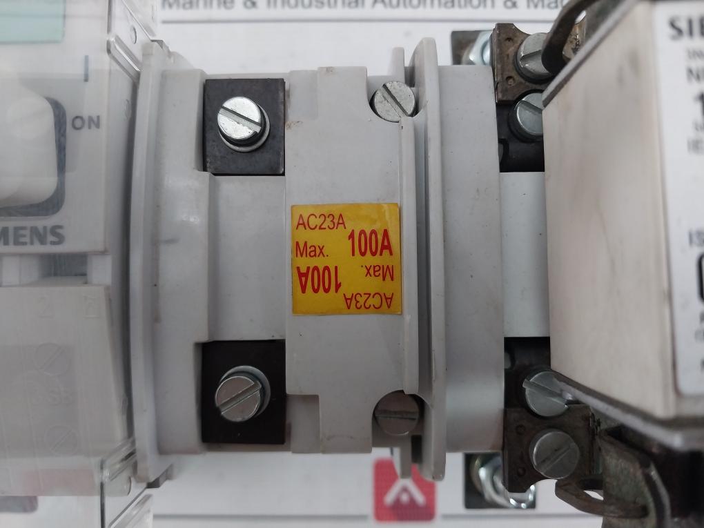 Siemens 3Kl8211-2Ha00 Heavy Duty Switch Disconnector Fuse 2 Pole 500V A.C./120Ka