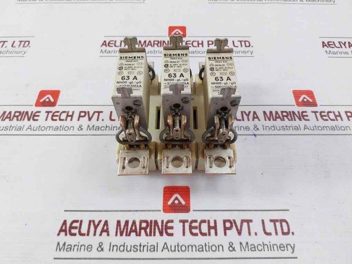 Siemens 3Na3 822 Fuse Holder With Fuses Hrc Ii-misc Ac 600V Ir 100Ka