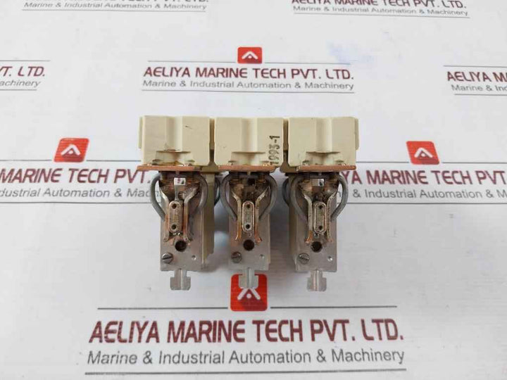 Siemens 3Na3 822 Fuse Holder With Fuses Hrc Ii-misc Ac 600V Ir 100Ka