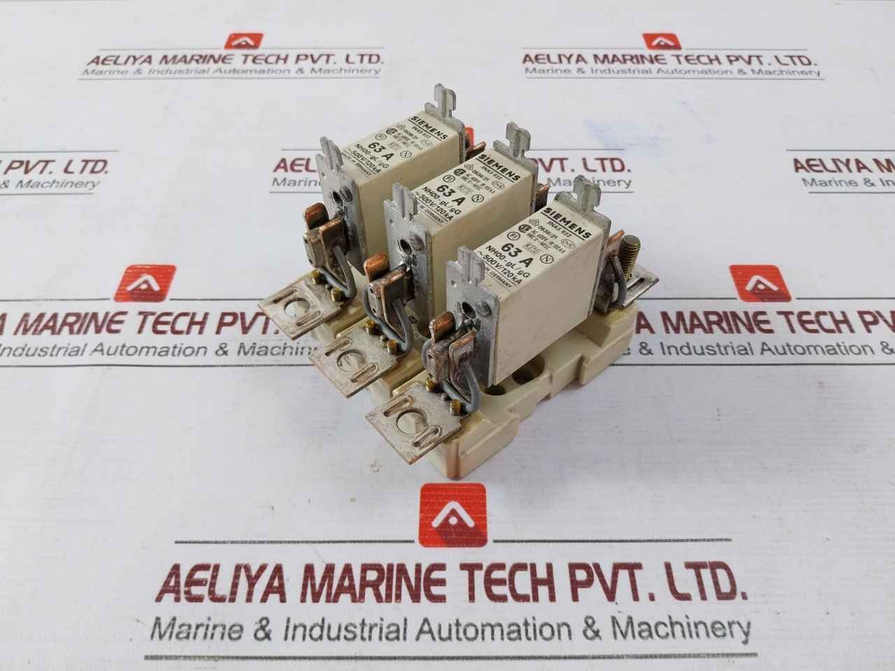 Siemens 3Na3 822 Fuse Holder With Fuses Hrc Ii-misc Ac 600V Ir 100Ka