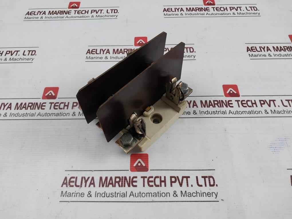 Siemens 3Nh8 02 Fuse Base Ceramic Flat Terminal 125A,500V