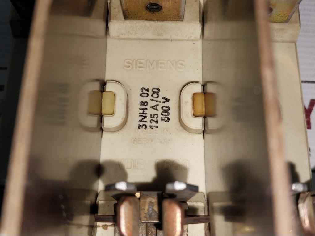 Siemens 3Nh8 02 Fuse Base Ceramic Flat Terminal 125A,500V
