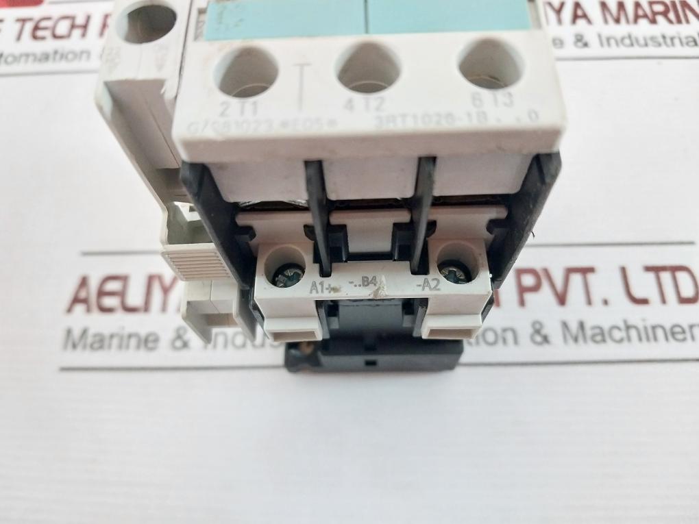 Siemens 3Rh1131-1Bb40 Contactor Relay 3Zx1012-0Rh11-1Aa1 Dc24V 690V 10A 600Vac