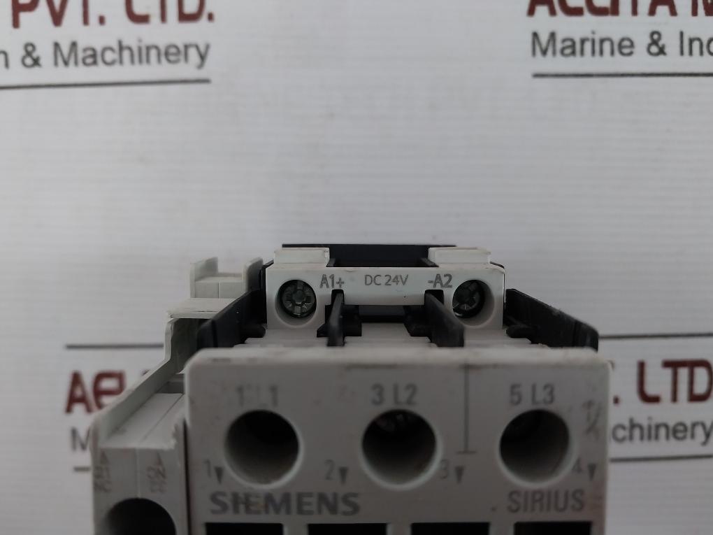 Siemens 3Rh1131-1Bb40 Contactor Relay 3Zx1012-0Rh11-1Aa1 Dc24V 690V 10A 600Vac