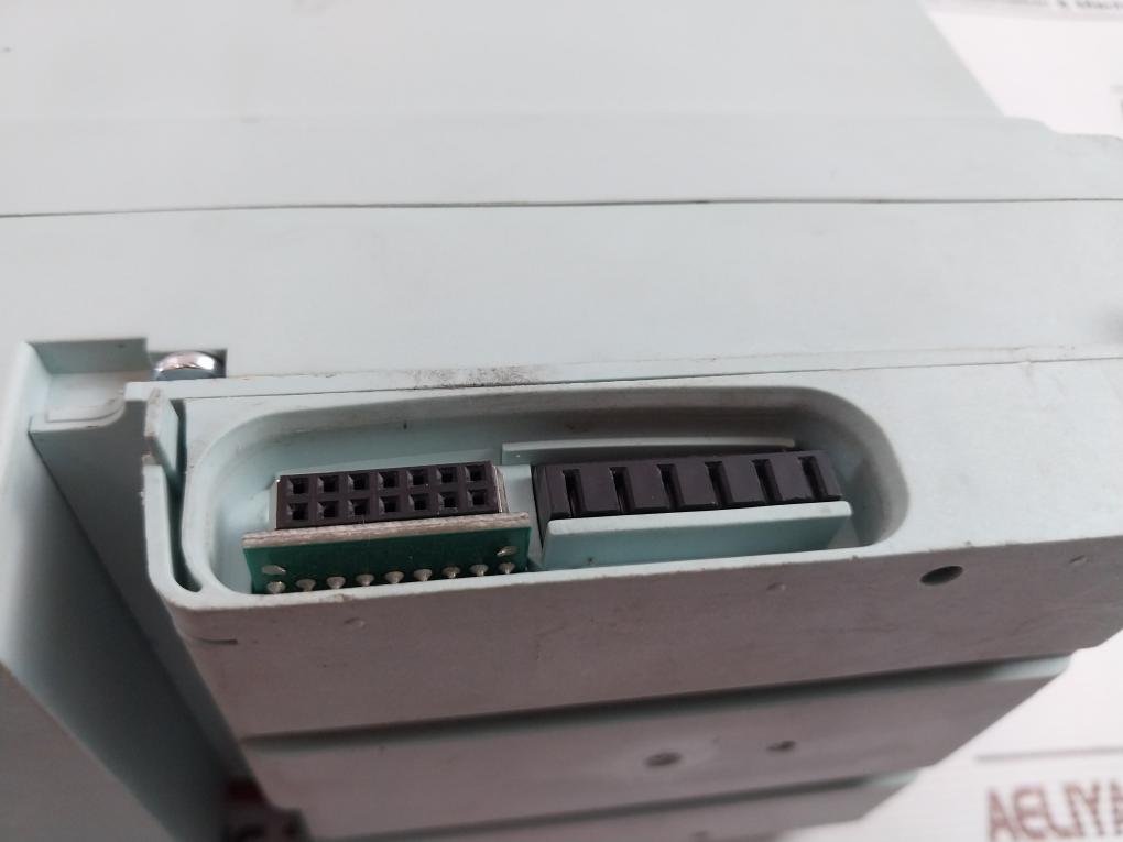 Siemens 3Rk1304-0Hs00-8Aa0 Motor Starter 600V Ip65