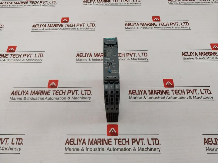 Siemens 3Rm1202-2Aa04 Ac Semiconductor Reversing Starter 50/60Hz Ip20 10A