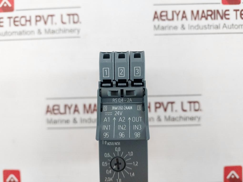 Siemens 3Rm1202-2Aa04 Ac Semiconductor Reversing Starter 50/60Hz Ip20 10A