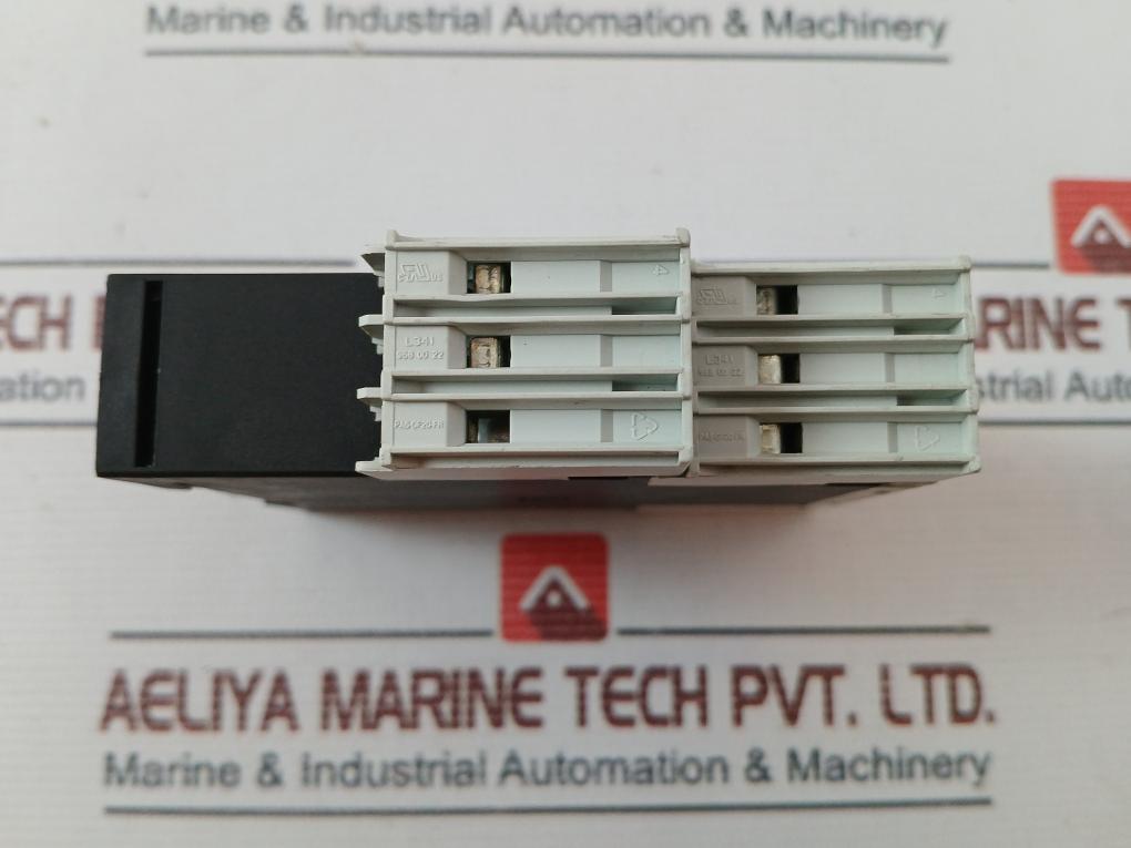 Siemens 3Rn1010-1Cm00 Thermistor Motor Protection Relay 3Zx1012-0Rn10-1Aa1