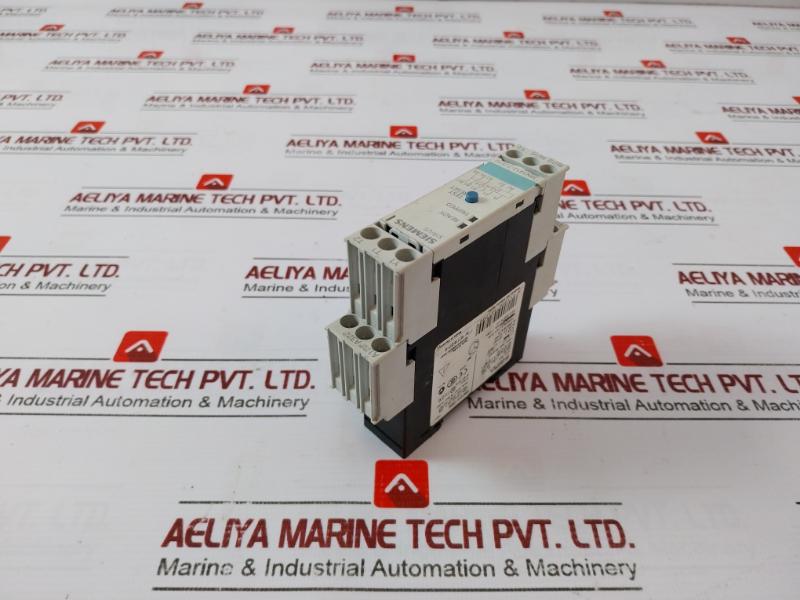 Siemens 3Rn1012-1Ck00 Sirius Thermistor Motor Protection Evaluation Unit 300V 5A