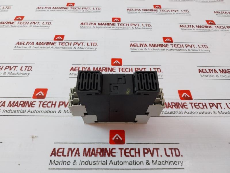 Siemens 3Rn1012-1Ck00 Sirius Thermistor Motor Protection Evaluation Unit 300V 5A