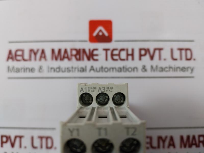 Siemens 3Rn1012-1Ck00 Sirius Thermistor Motor Protection Evaluation Unit 300V 5A