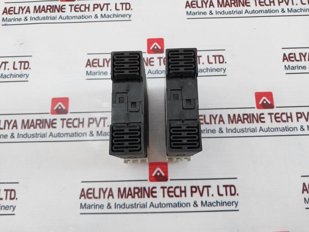 Siemens 3Rp1512-1Ap30 Time Relay 3Zx1012-0Rp15-1Aa1