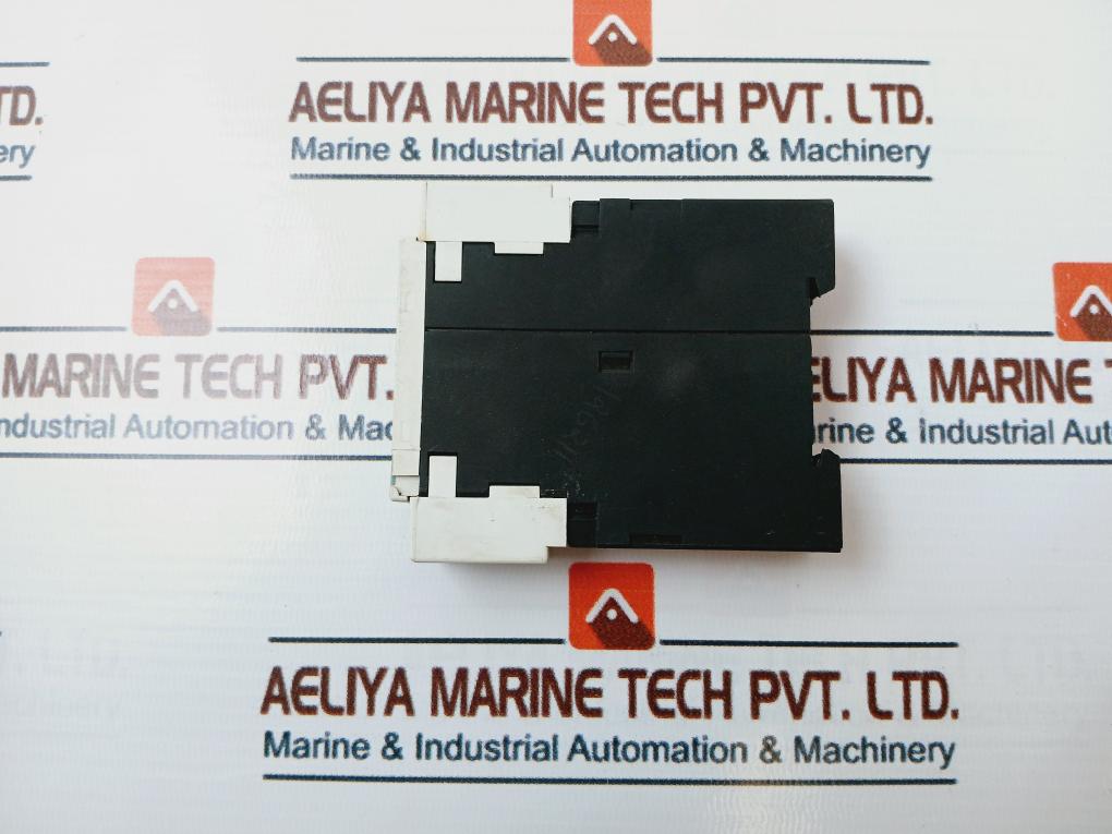 Siemens 3Rp1525-1Ap30 Time Relay 3Zx1012-0Rp15-1Aa1 300V