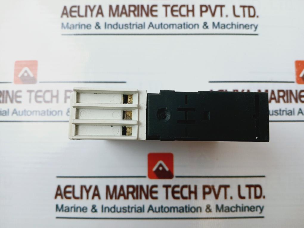 Siemens 3Rp1525-1Ap30 Time Relay 3Zx1012-0Rp15-1Aa1 300V