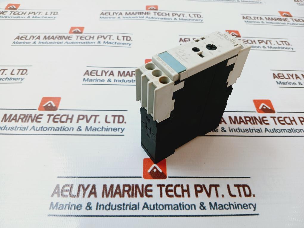 Siemens 3Rp1525-1Ap30 Time Relay 3Zx1012-0Rp15-1Aa1 300V