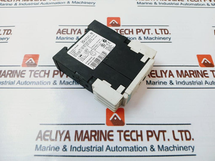 Siemens 3Rp1525-1Ap30 Time Relay 3Zx1012-0Rp15-1Aa1 300V