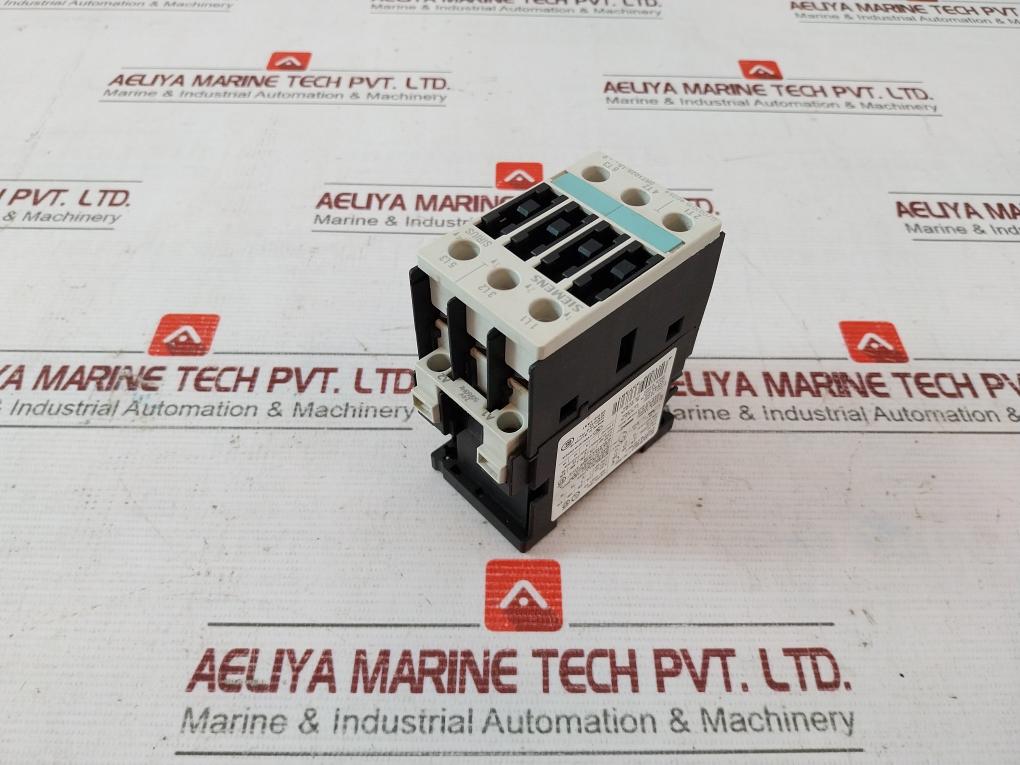 Siemens 3Rt1025-1A..0 Power Contactor 3Zx1012-0Rt02-1Aa1 690V 35A 600Vac 50/60Hz