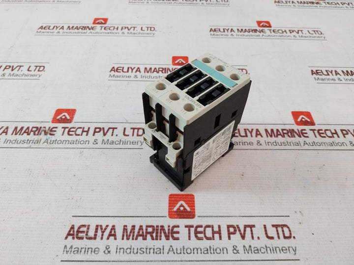 Siemens 3Rt1025-1A..0 Power Contactor 3Zx1012-0Rt02-1Aa1 690V 35A 600Vac 50/60Hz