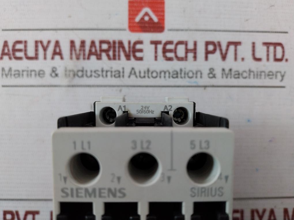 Siemens 3Rt1025-1A..0 Power Contactor 3Zx1012-0Rt02-1Aa1 690V 35A 600Vac 50/60Hz