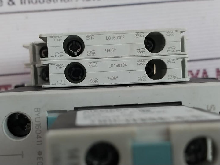 Siemens 3Rt1034-1An10 Power Contactor With Auxiliary Switch Block 3Rh1921-1Ha22