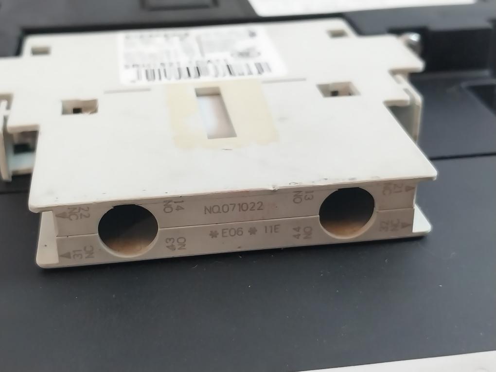 Siemens 3Rt1056-6Ar36 Power Contactor With 3Rh1921-1Da11 Auxiliary Contact Block