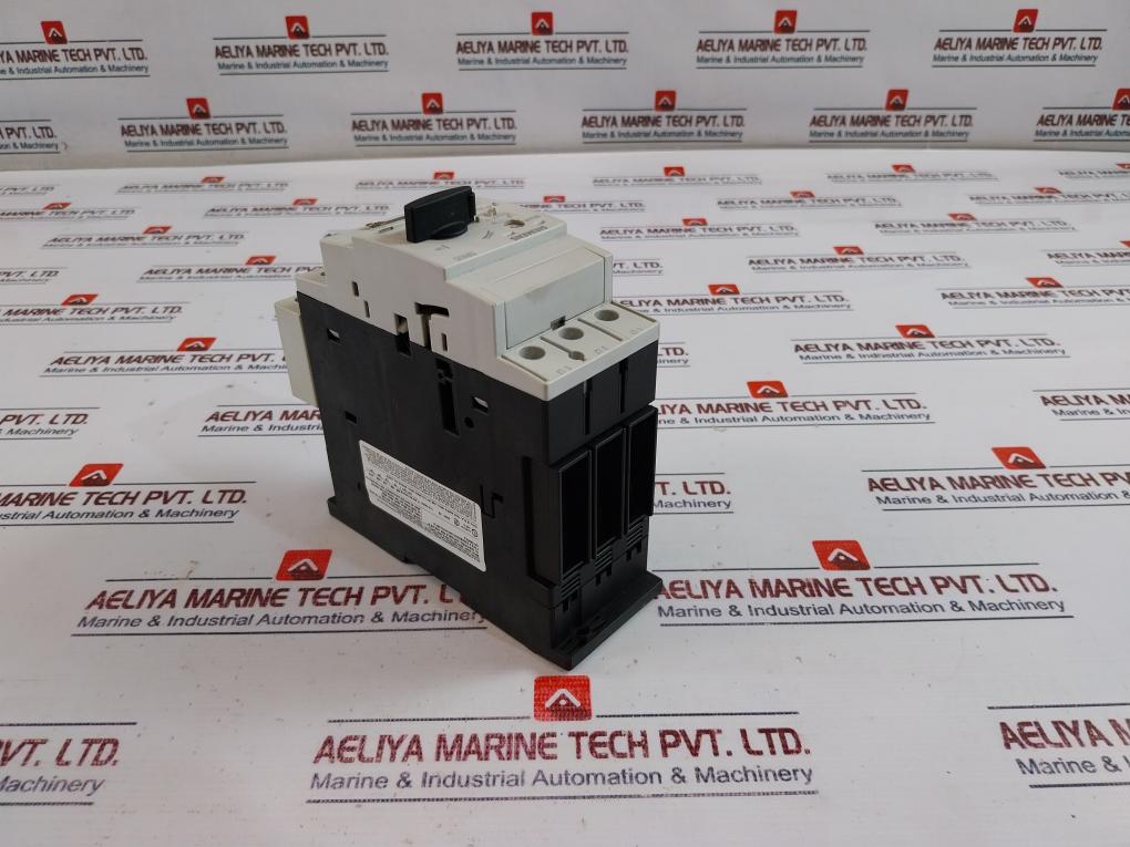 Siemens 3Rv1031-4Ea10 Circuit Breaker W/ Auxiliary Switch 3Rv1901-2A 50/60Hz