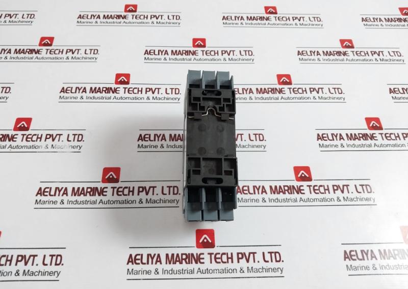 Siemens 3Rv2011-0Fa10 Sirius 3-pole Circuit Breaker