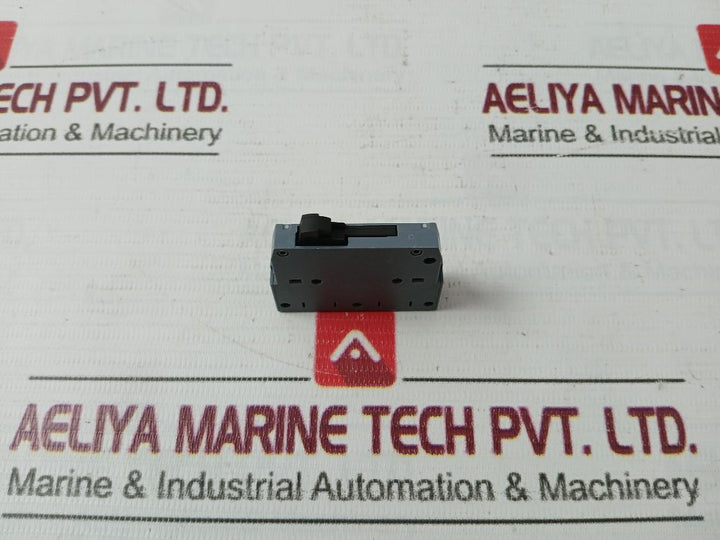 Siemens 3Rv2901-1E Auxiliary Switch Transverse 2.5A/240V 50Hz
