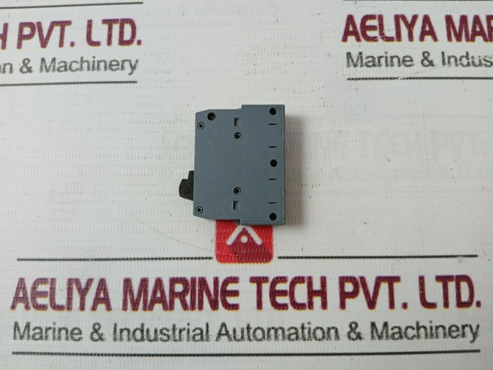 Siemens 3Rv2901-1E Auxiliary Switch Transverse 2.5A/240V 50Hz