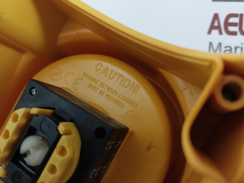 Siemens 3Sb3 801-0Df3 Enclosure For Command Device 3-6Mm 1-4Mm S 2357