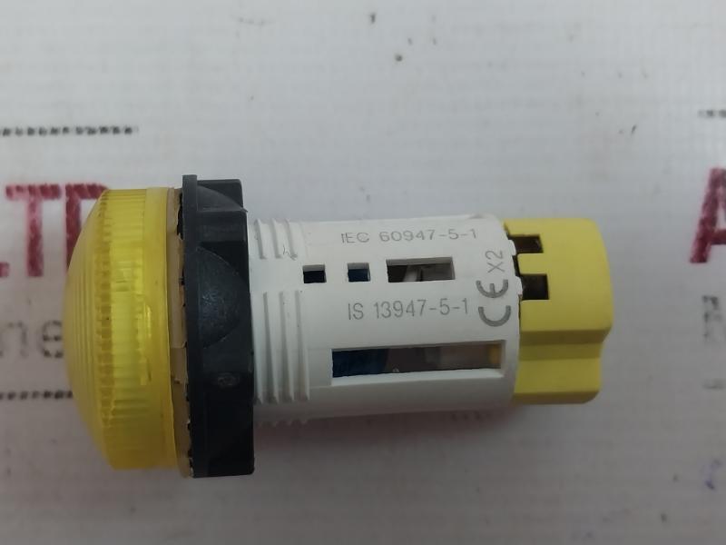 Siemens 3Sb5285-6Hd03 Yellow Indicator Light Compact, With Led 220/240Vac