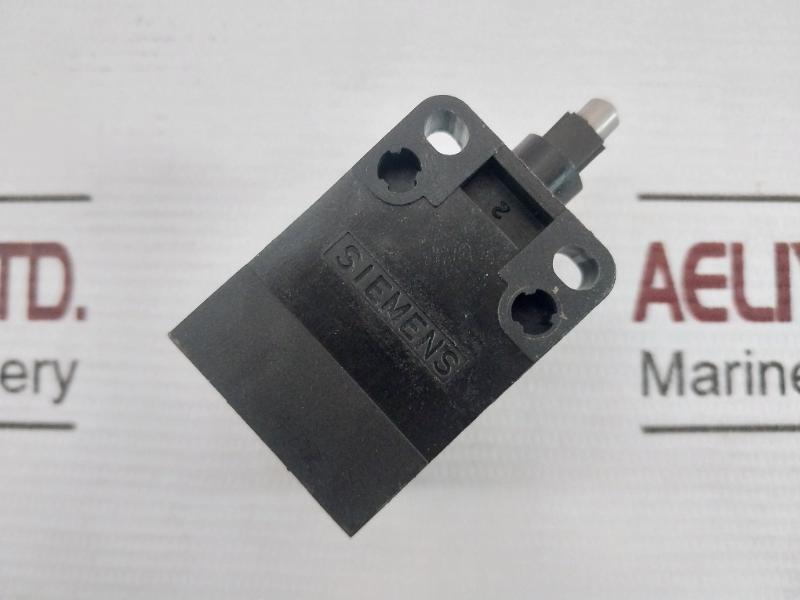 Siemens 3Se3 020-1A Position Switch 500V-ac12 10A, Ac15 6A/230V