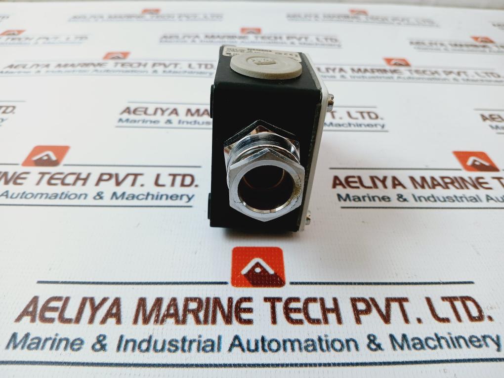 Siemens 3SE3 100-1E Limit Position Switch IP67