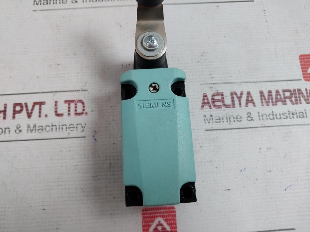 Siemens 3Se5112-0Ch01 Limit Switch Ip 66/67 400V 6Kv 240V 6A 1No/1Nc