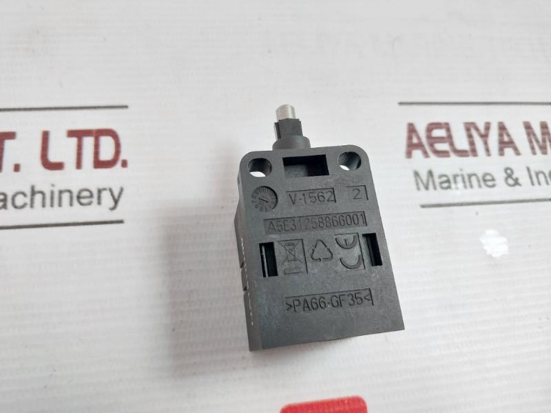 Siemens 3Se5250-0Yc05 Limit Switch Open Type Plastic With 2P Snap Action Cb Ac15