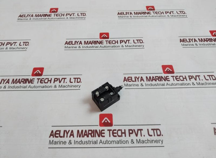 Siemens 3Se5250-0Yc05 Limit Switch Open Type Plastic With 2P Snap Action Cb Ac15