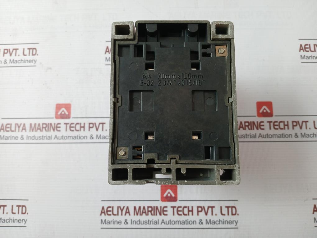 Siemens 3Tb46 17-0A 3-pole Motor Starter Contactor Vde 0660 Iec 158 600Vac 8A