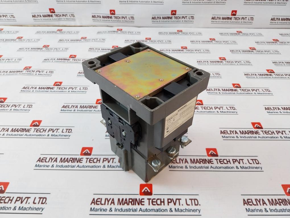 Siemens 3TB48 17-0B Contactor 3 Pole Breaking 600V AC
