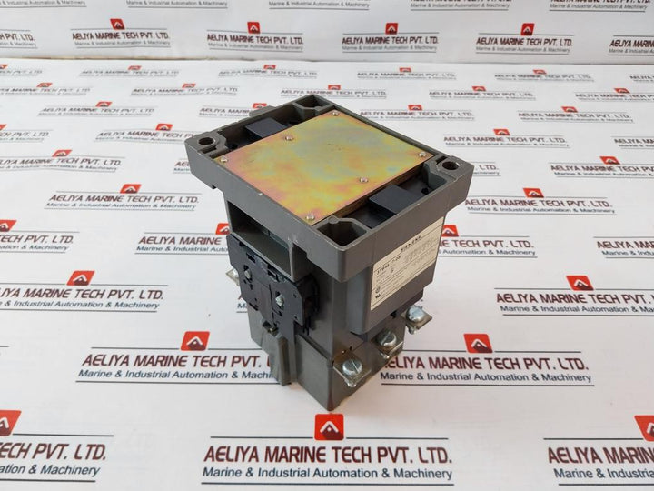 Siemens 3TB48 17-0B Contactor 3 Pole Breaking 600V AC