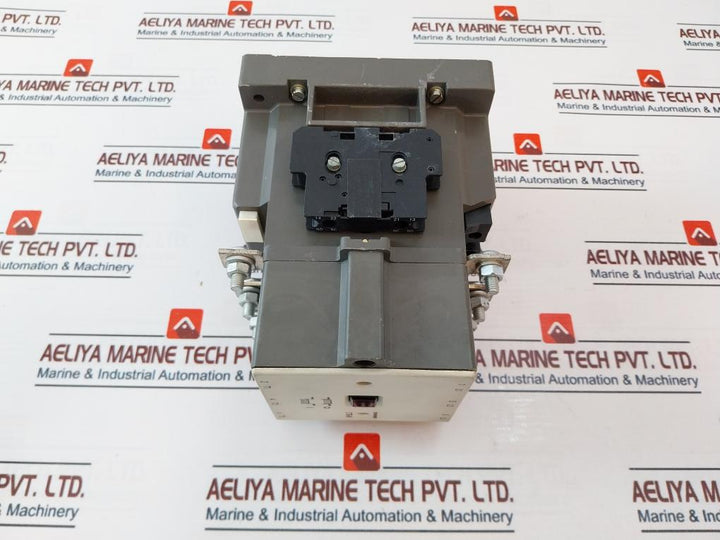 Siemens 3TB48 17-0B Contactor 3 Pole Breaking 600V AC