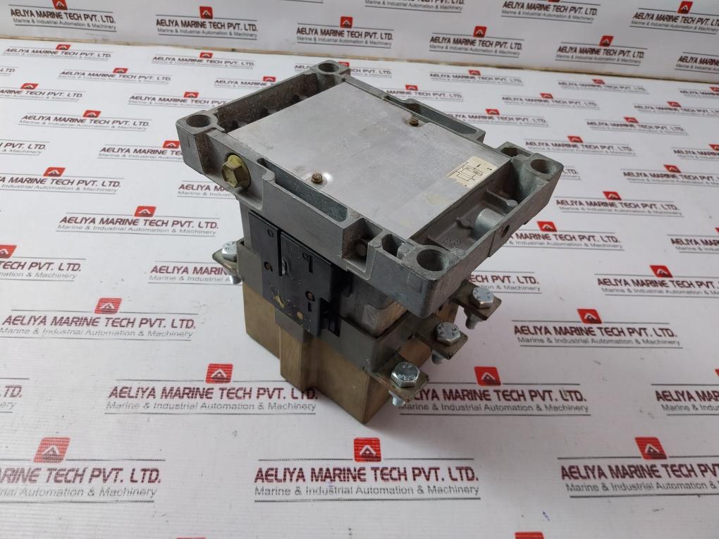 Siemens 3Tb54 17-0A 3 Pole Breaking Contactor 220V 60Hz