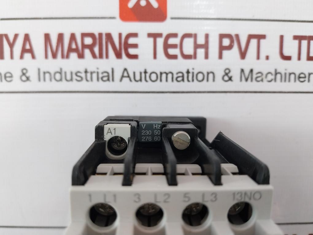 Siemens 3Tf30 10-0A Air Break Contactor 10E Ie/Ac1=20A Ie/Ac3=9A 415V