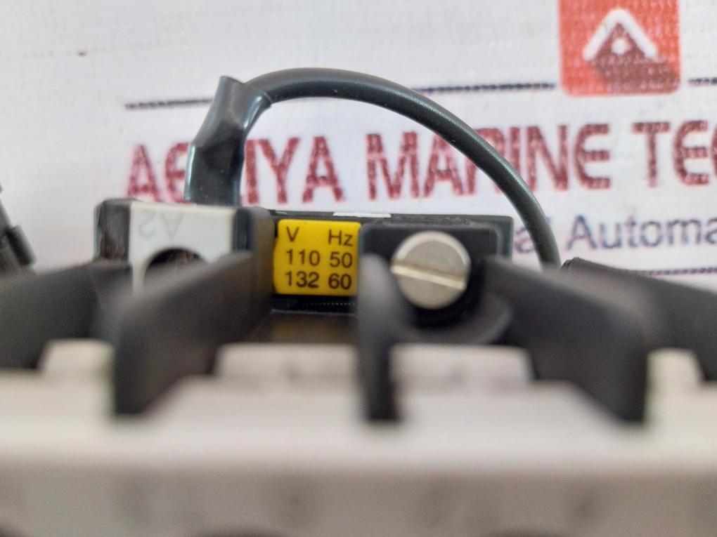 Siemens 3Tf30 10E Air Break Power Contactor With 3Tx7 402-3Hy1 Surge Suppressor