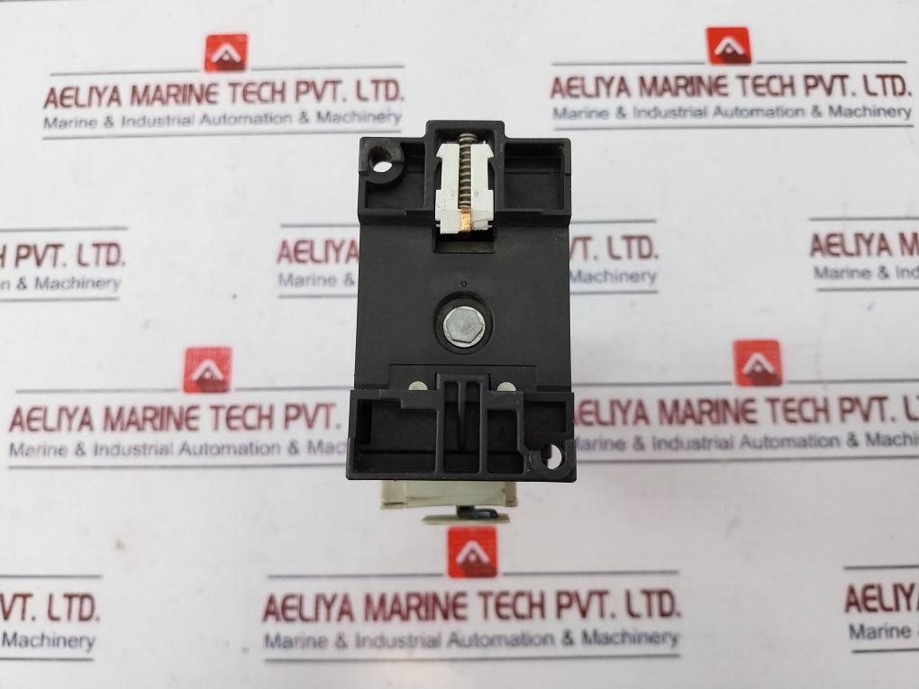 Siemens 3Tf3100-0B Contactor 18A 600V Ac Aux Contacts A600/P600, 3Th80-b3